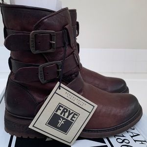 BNWT Frye Valerie shearling strappy